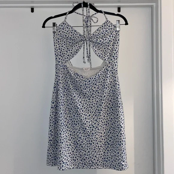 Le Lis Floral Dress - Picture 1 of 5